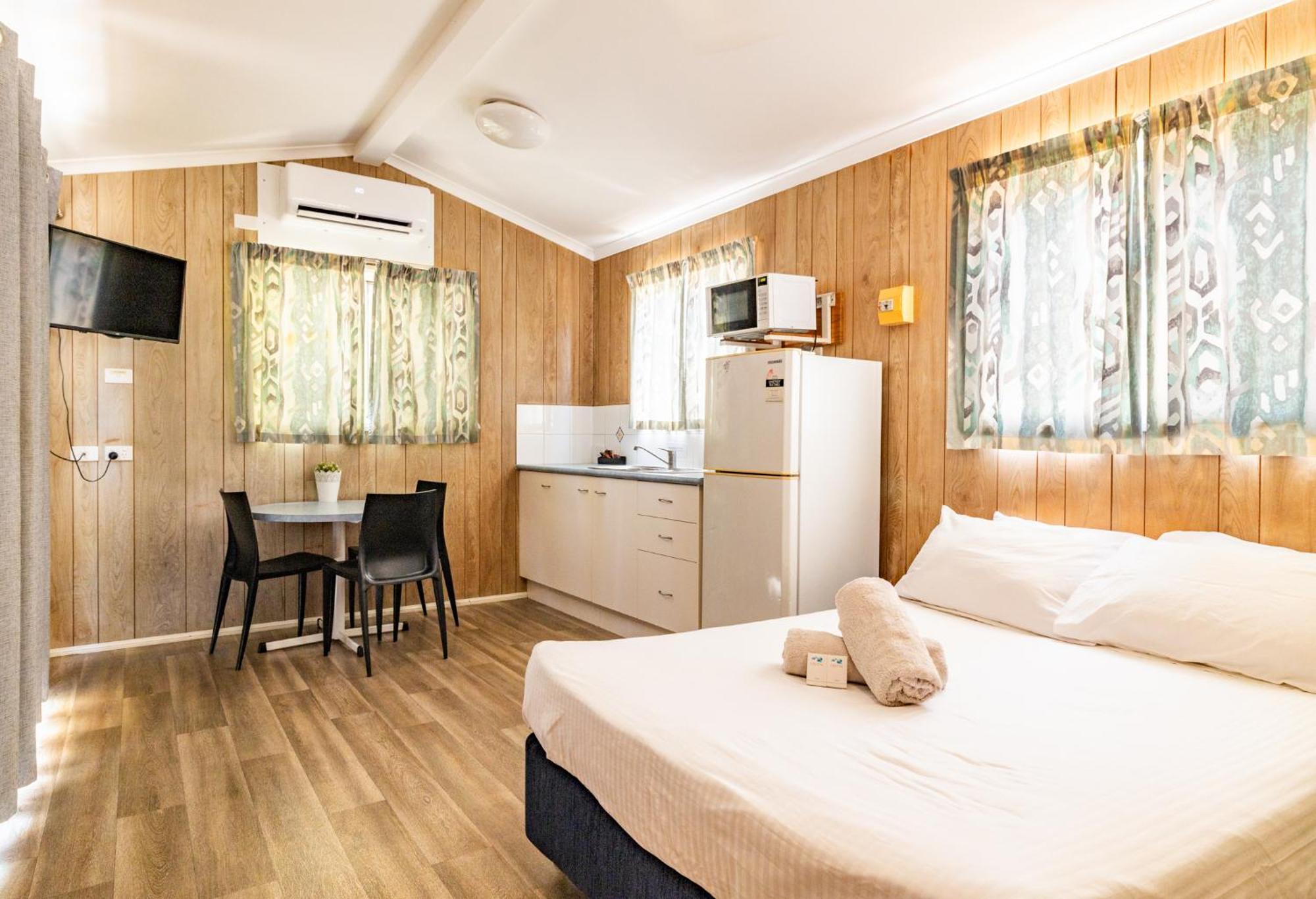 Harbour Lights Tourist Park Hotel Bowen Ngoại thất bức ảnh